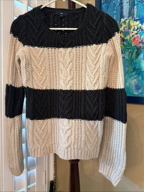 GAP Black and Cream Cable Knit Crewneck Sweater
